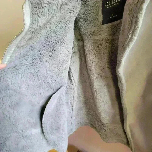 Hollister by A&F Womens Faux Fur-Lined Shearling Biker Jacket Medium Gray Color - Picture 11 of 13